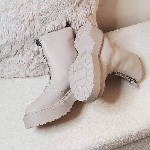 ASOS chunky ankle boot with zip up detail in sand - Picture 4 of 4
